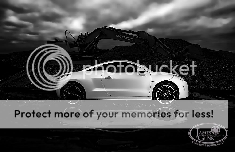 IMAGE: http://i541.photobucket.com/albums/gg368/eddiston/2010%20Dec/sports_car_2833edit1_DM_BW_dark_ghostly_sm.jpg