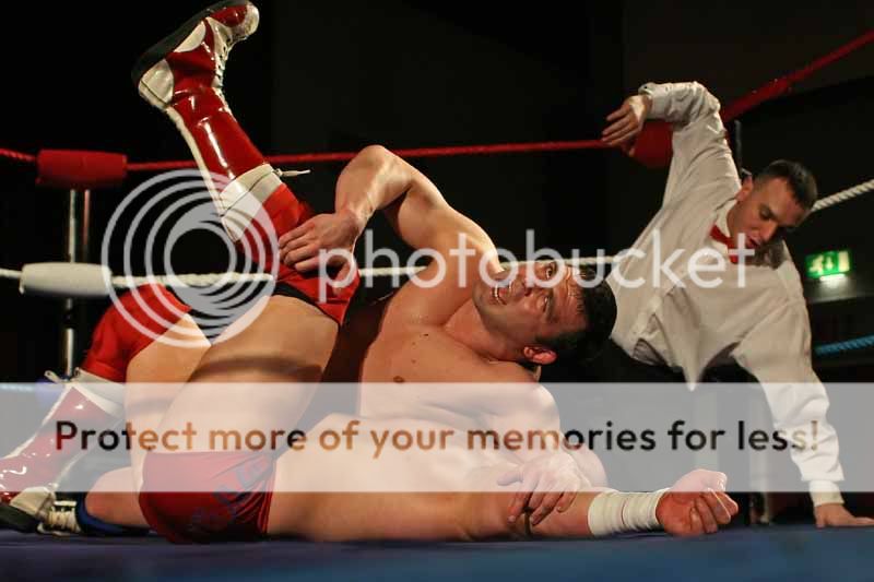 IMAGE: http://i541.photobucket.com/albums/gg368/eddiston/april%202009/092_filtered.jpg