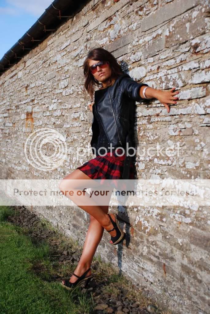 IMAGE: http://i541.photobucket.com/albums/gg368/eddiston/august%202009/1420.jpg