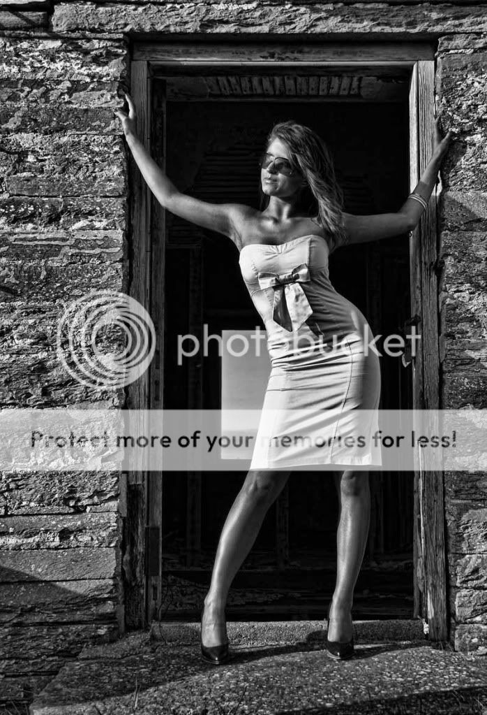 IMAGE: http://i541.photobucket.com/albums/gg368/eddiston/august%202009/1443_spicify_filter_BW.jpg